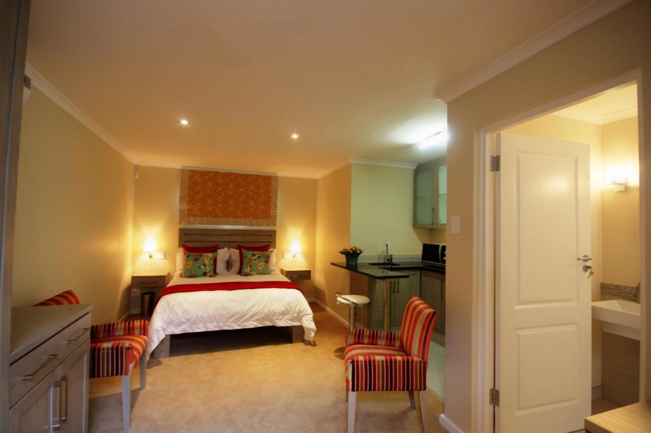Gardenview Guest House พอร์ตเอลิซาเบธ ภายนอก รูปภาพ