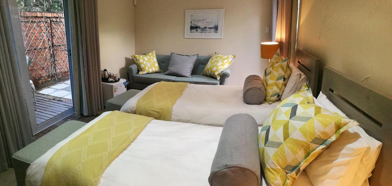 Gardenview Guest House พอร์ตเอลิซาเบธ ภายนอก รูปภาพ