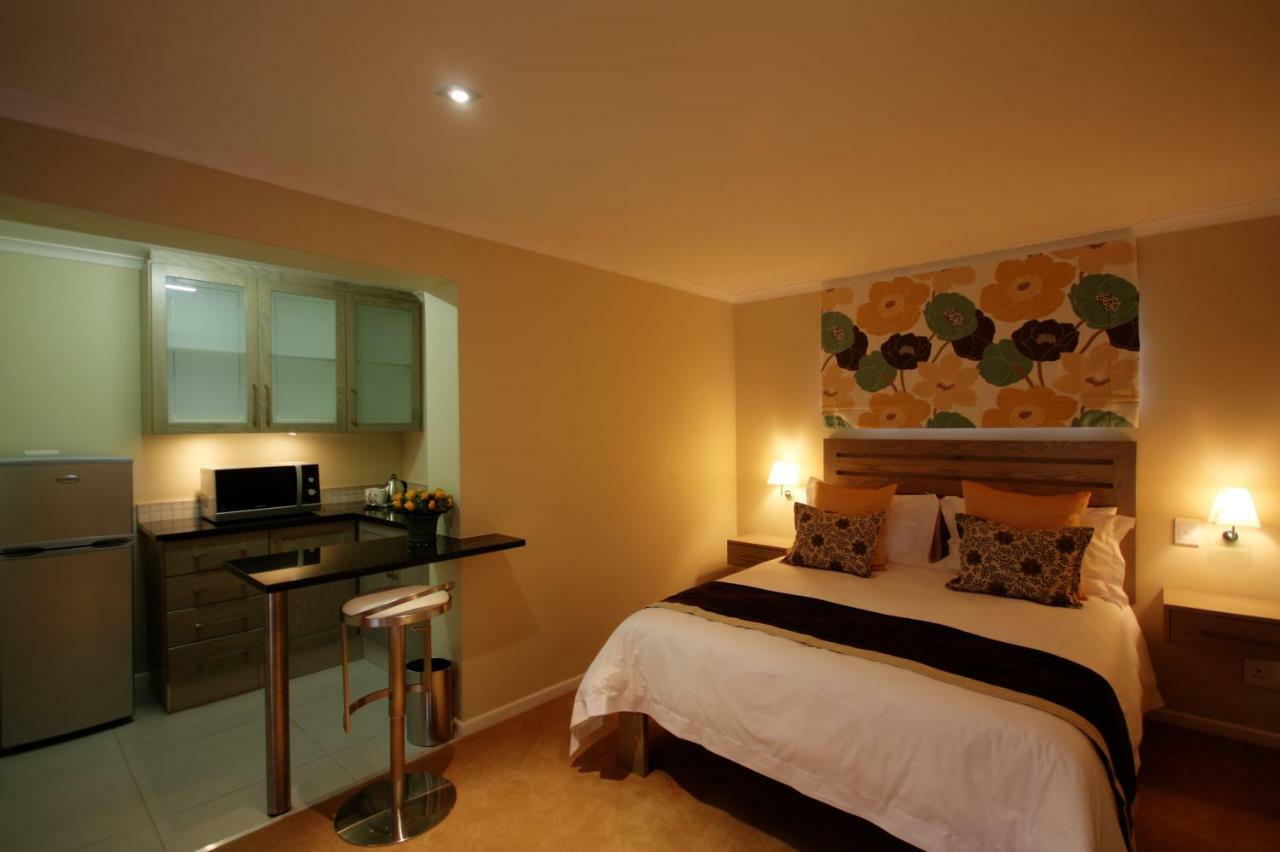 Gardenview Guest House พอร์ตเอลิซาเบธ ภายนอก รูปภาพ