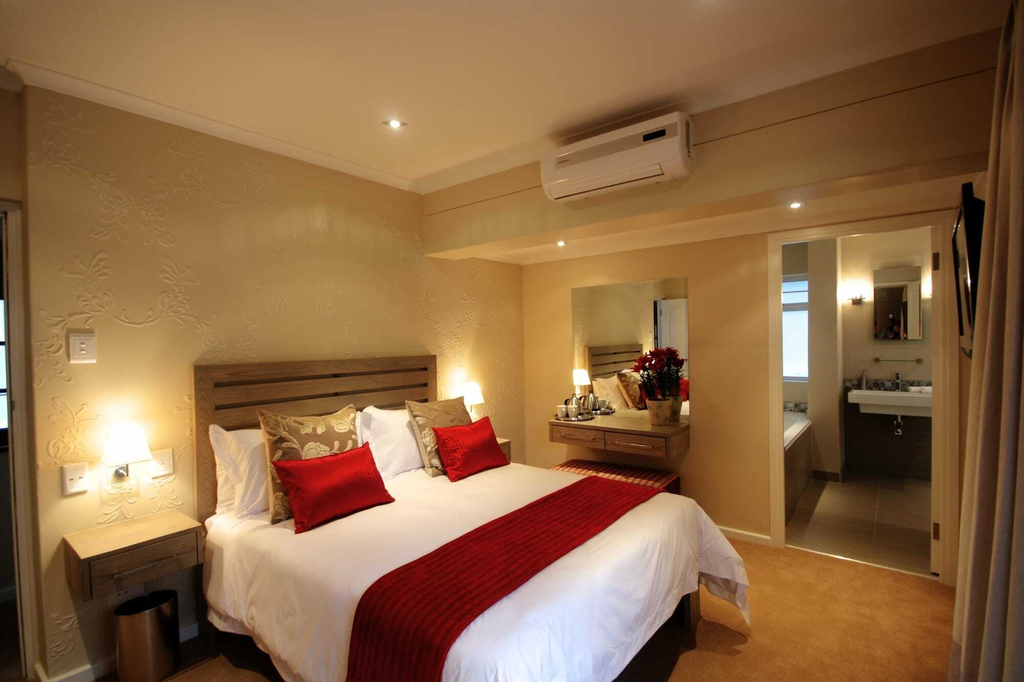 Gardenview Guest House พอร์ตเอลิซาเบธ ภายนอก รูปภาพ